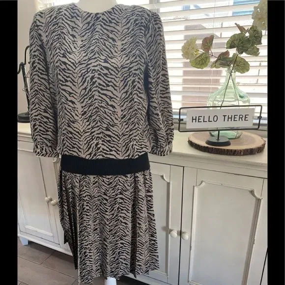 Vintage Liz Petites Inc Leopard Dress Size 8 - Picture 1 of 9